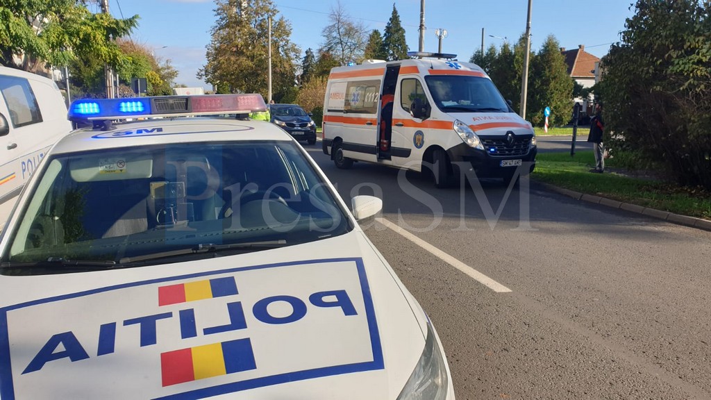 Sătmarul minunilor! Un bunic beat s-a oprit cu mașina în alt autoturism. Alt bunic taximetrist, prins băut