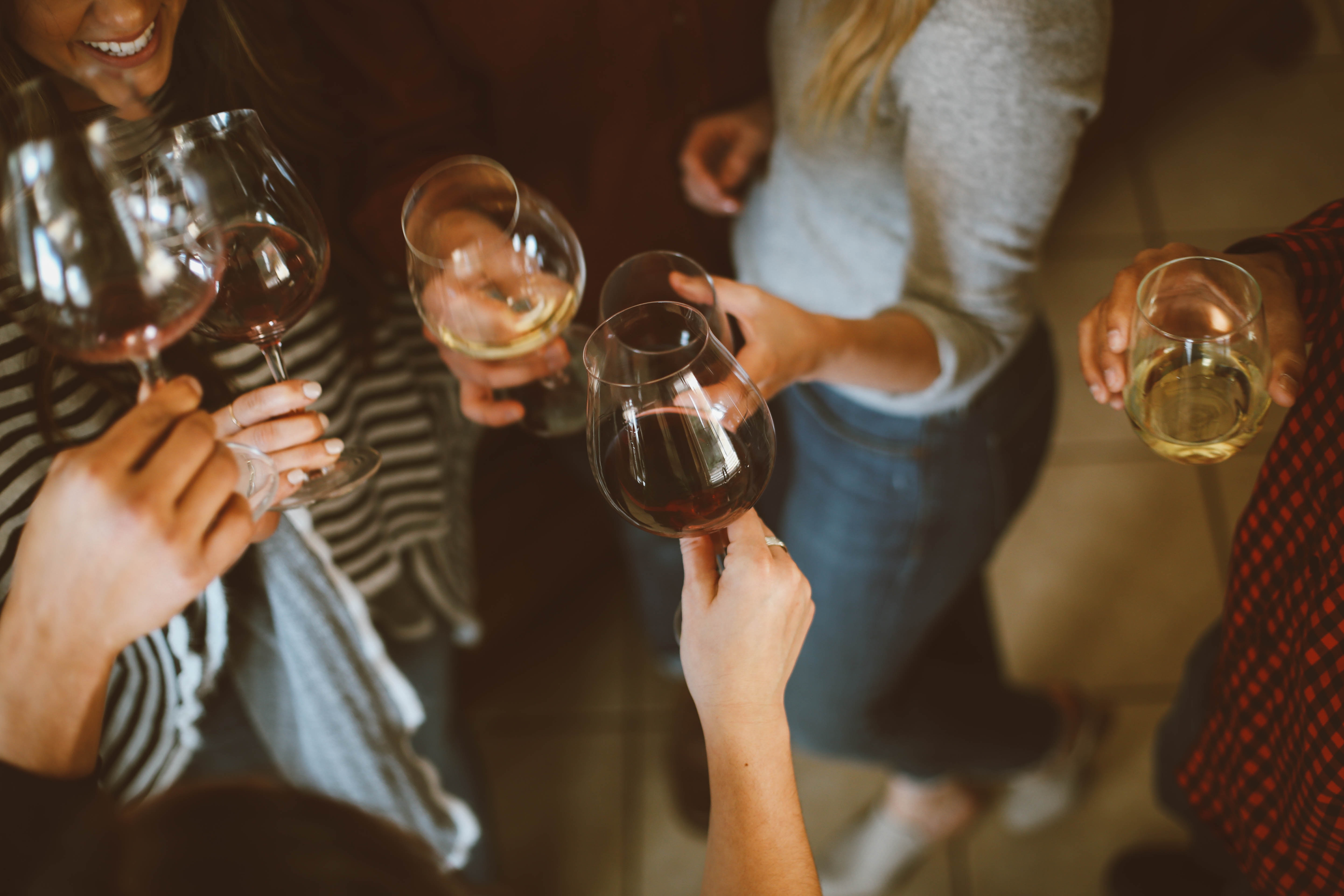 Plângerea unor părinți la Poliție: ”Miss Boboc Satu Mare cu alcool pentru minori”