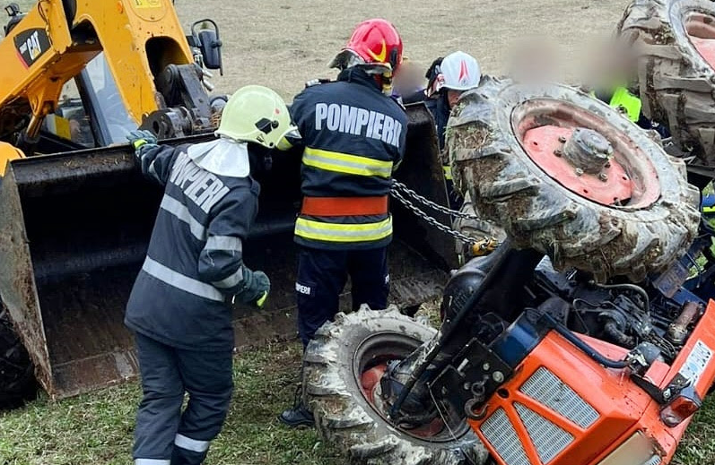 Sătmărean beat și fără permis, strivit de propriul tractor. S-a autoaccidentat, apoi a fost și condamnat