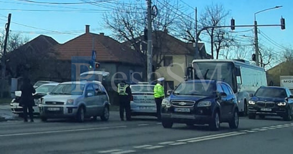 FOTO. Accident rutier pe Drumul Careiului. Circulația este afectată parțial