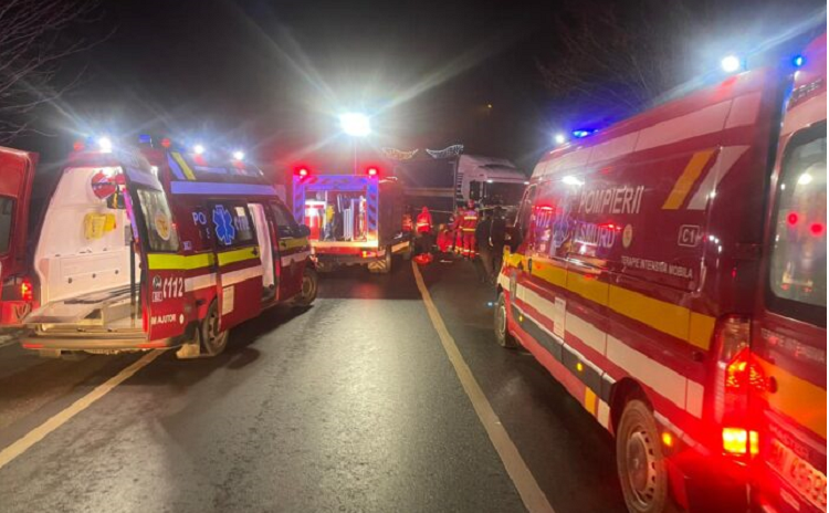 Accident mortal. O tânără din Satu Mare a dat cu mașina peste o femeie (70 ani), apoi a ajuns în șanț