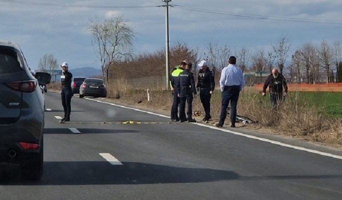 Biciclist rănit pe Centura Sătmarului. Lovit de autoutilitară. Polițiștii explică cum s-a petrecut totul