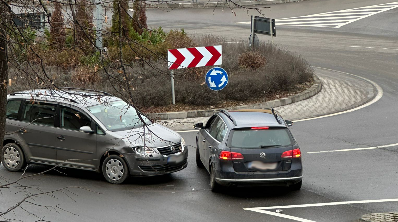 FOTO. A mia oară! Greu în sensul giratoriu de la Kaufland, dar mai greu e cu respectarea Codului Rutier