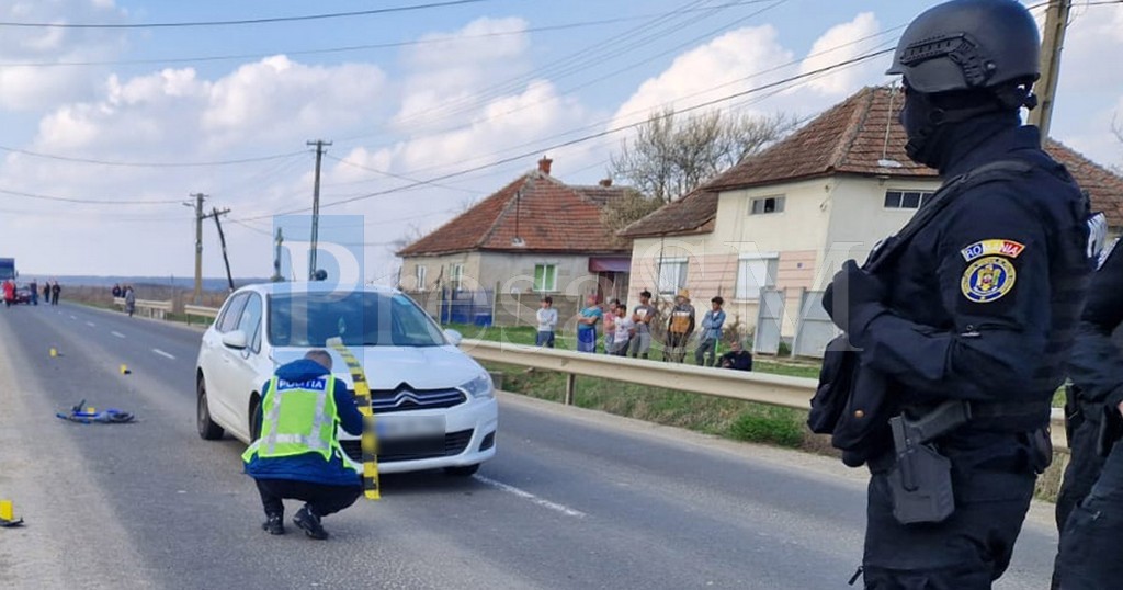 FOTO/VIDEO Accident cumplit în județul Satu Mare. Un copilaș de patru anișori a murit lovit de mașină. Mascații la fața locului