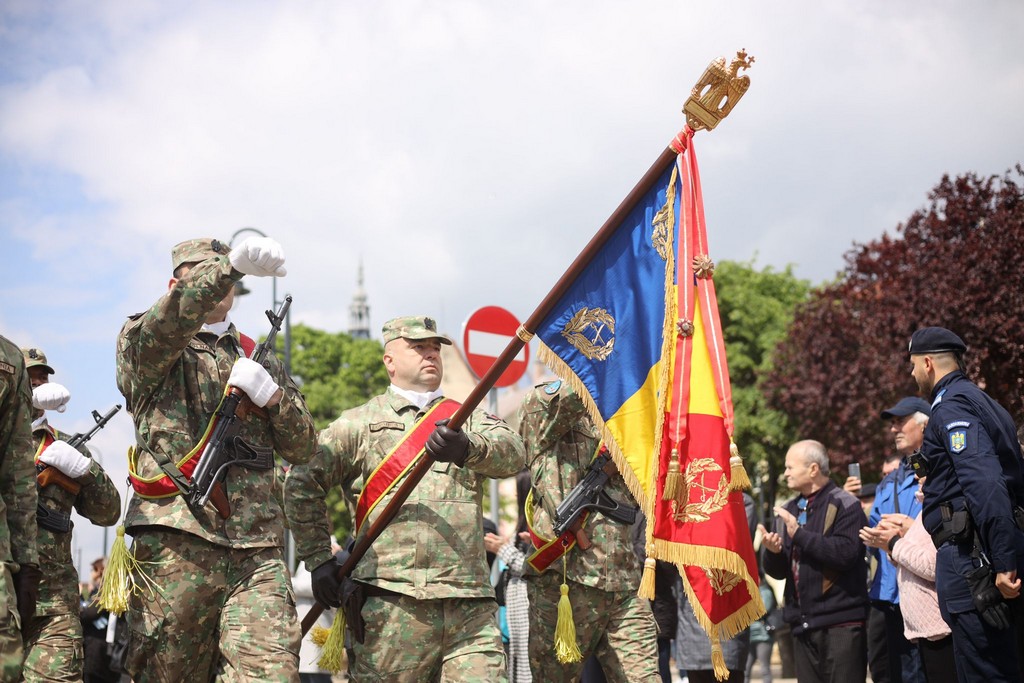 Ceremonial la final de săptămână în Satu Mare. Comemorare și defilare în Parcul Central