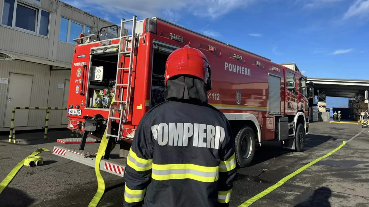 Pompierii din Satu Mare angajează 12 șoferi! Dar și mai mulți soldați/gradați