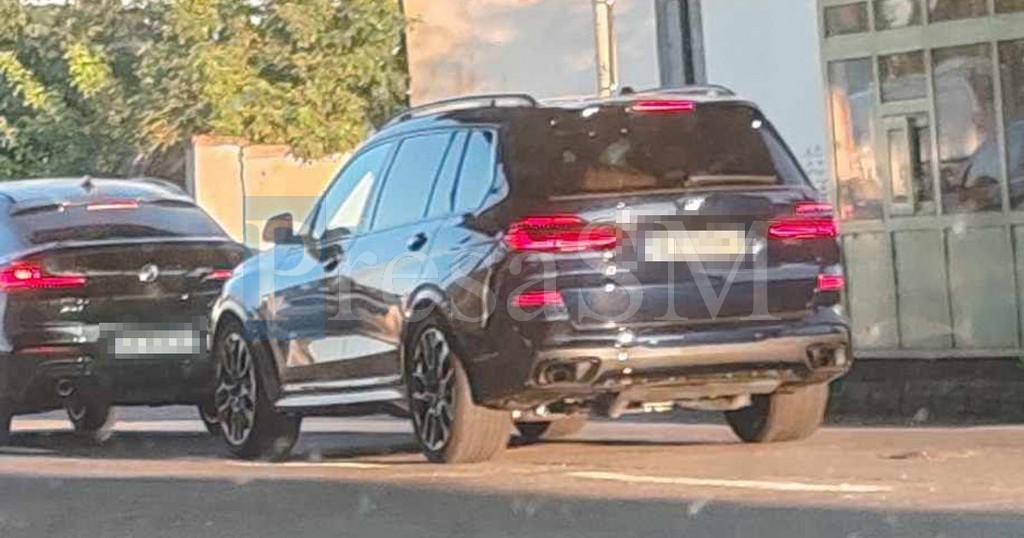 FOTO. Șoferii din Vama Petea, supărați. Acuză că unii se bagă în față