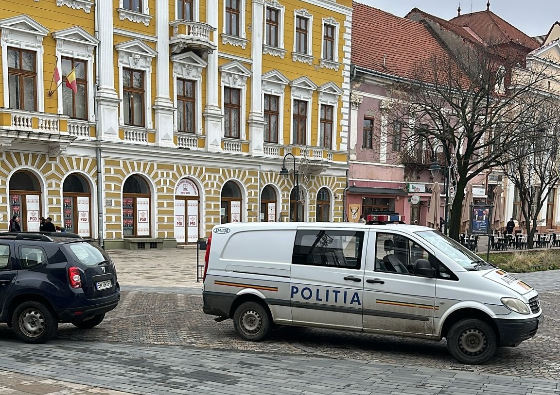 Florar din Satu Mare amendat penal după ce a furat... flori!