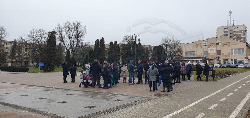 EXODUL TĂCUT AL CAREIULUI. Cum a pierdut al doilea municipiu al județ mii de locuitori. Orașul care îmbătrânește și se golește