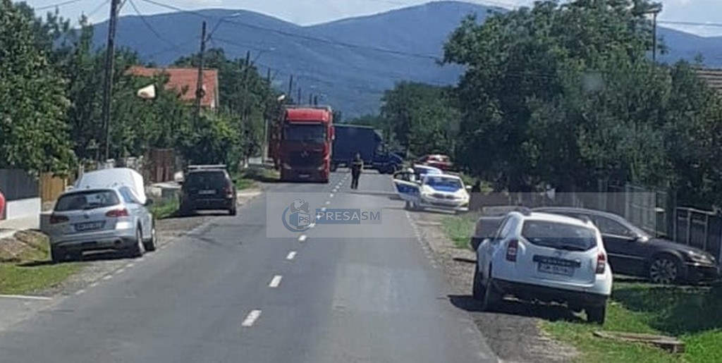 FOTO. Accident în lanț, ca la biliard, în județul Satu Mare. O femeie a ajuns la Urgență