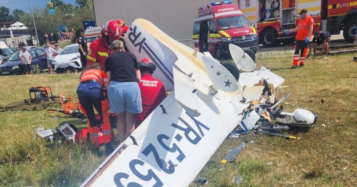 FOTO. Tragedie aviatică: un avion de mici dimensiuni s-a prăbușit. Pilotul a murit, pasagerul este grav rănit