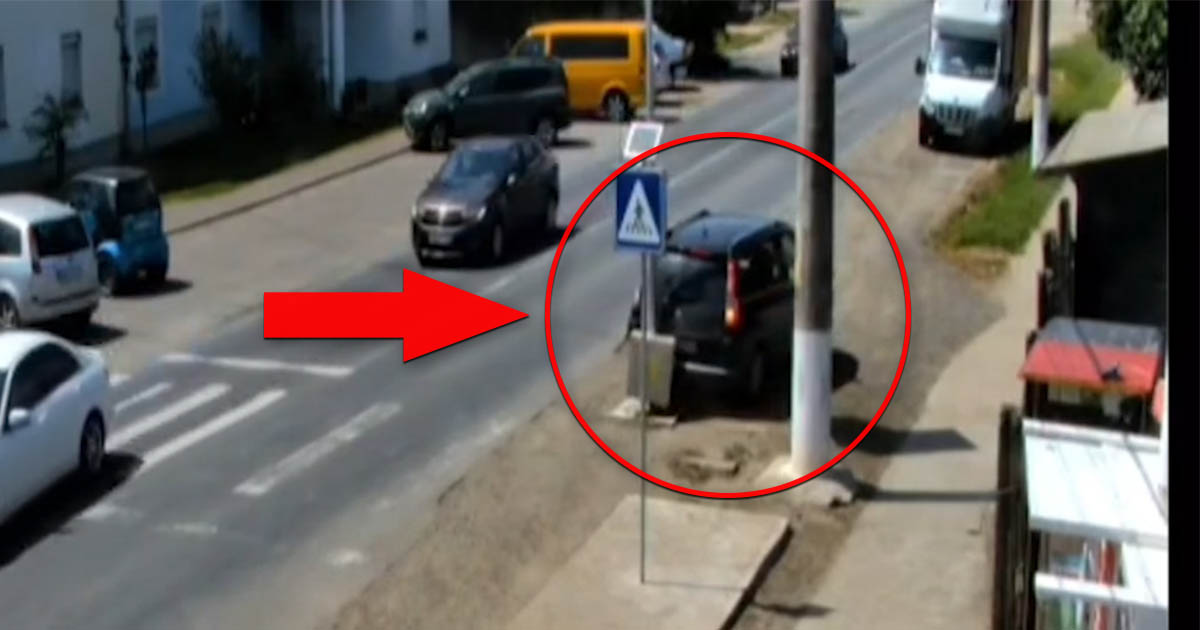 VIDEO. Un șofer a făcut un accident/distrugere și a fugit! Martorul s-a făcut că plouă