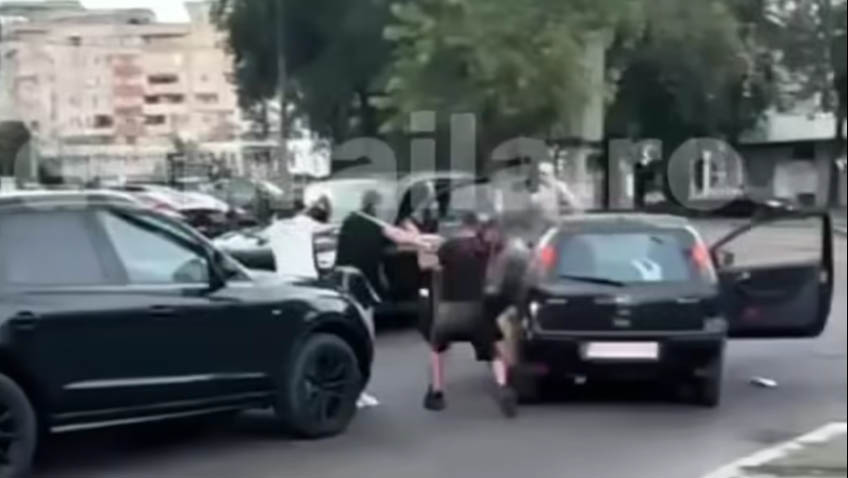 VIDEO. Se întâmplă în România. Scene de groază într-un municipiu din țară. Reglare de conturi cu săbii și topoare