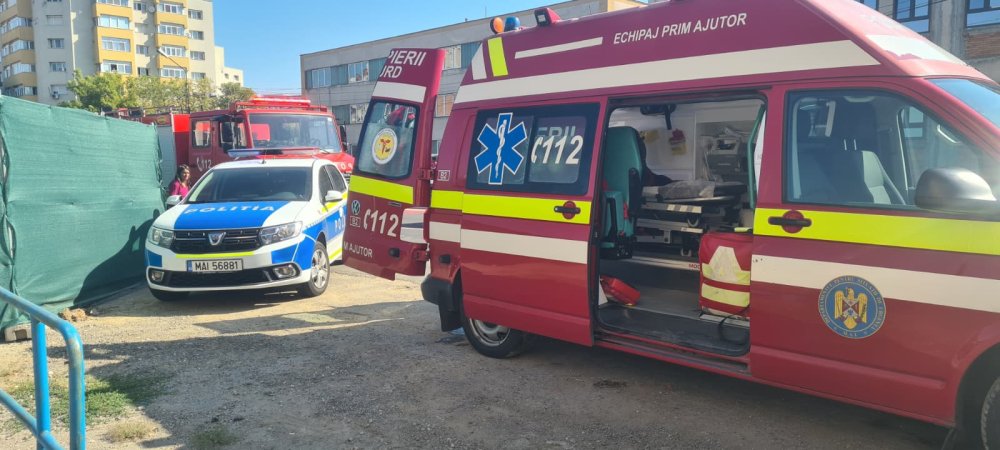 Accident în municipiul Satu Mare. Un bărbat a ajuns la spital. O șoferiță i-a lovit mașina