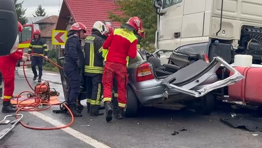 accident pompieri descarcerare.jpg