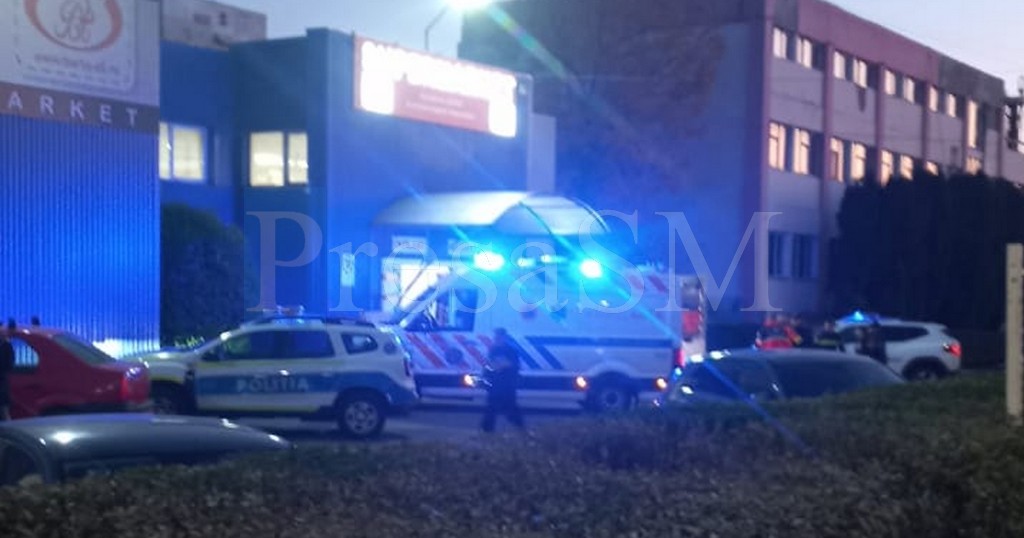 ambulanta politie drumul botizului parcare1.jpg