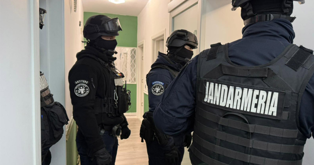 Mascații au descins și la Satu Mare. Opt percheziții în județ, trei persoane au de dat explicații în fața procurorilor
