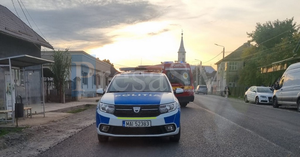accident pieton lovit masina politie ambulanta smurd accidet.jpg