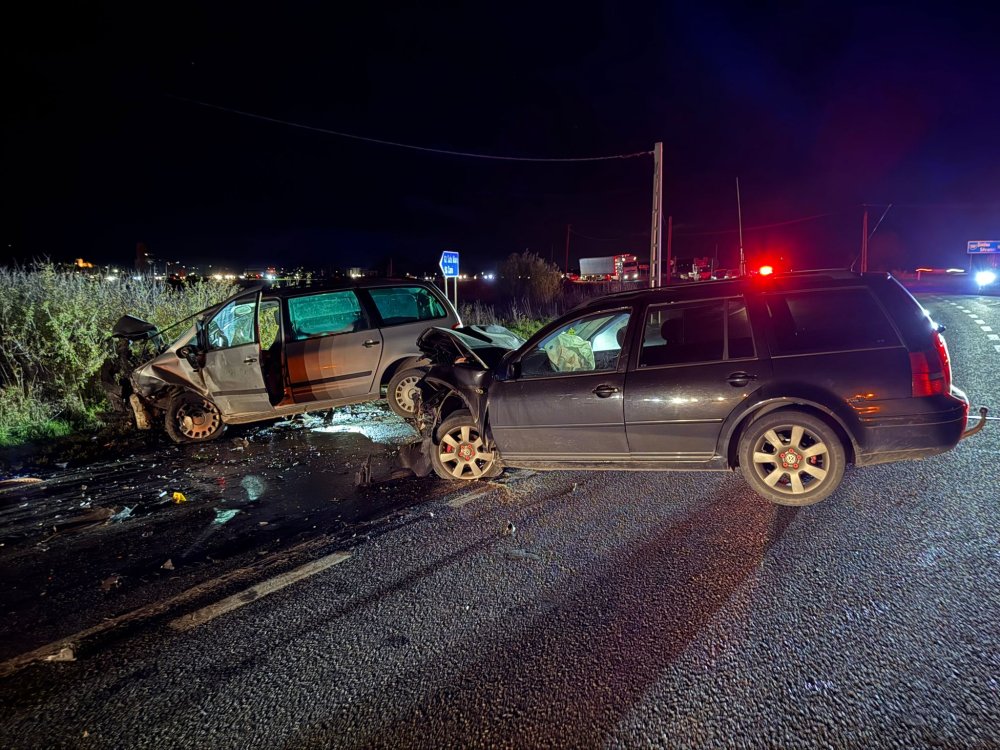 FOTO. Sătmărean implicat într-un accident pe DN1F. Două femei au ajuns la spital