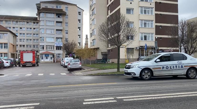 Astăzi, în Carei. Accident între două mașini, o șoferiță a ajuns la spital