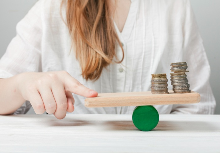 Cum au crescut dobânzile la credite în România în 2025 și ce soluții au consumatorii