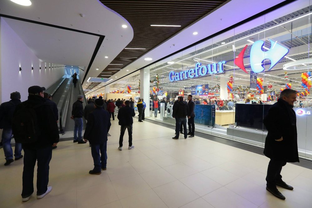 Carrefour și-ar pregăti plecarea. La Satu Mare are unul dintre cele mai mari hypermarketuri din România
