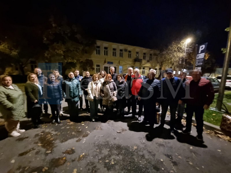 FOTO/VIDEO. Sute de protestatari din Satu Mare au pornit spre București. Merg în fața Guvernului