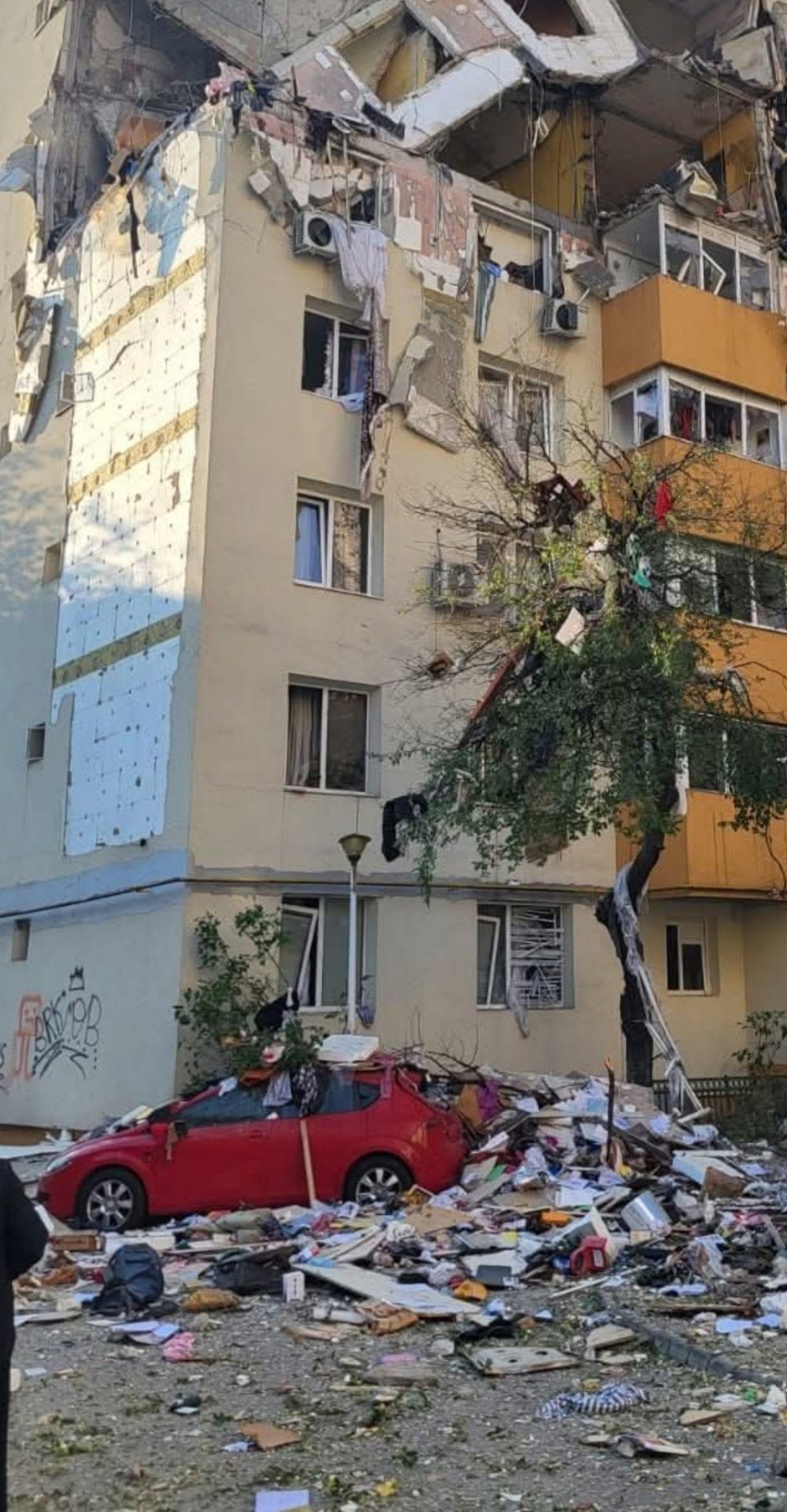 explozie bloc capitala 2.jpg