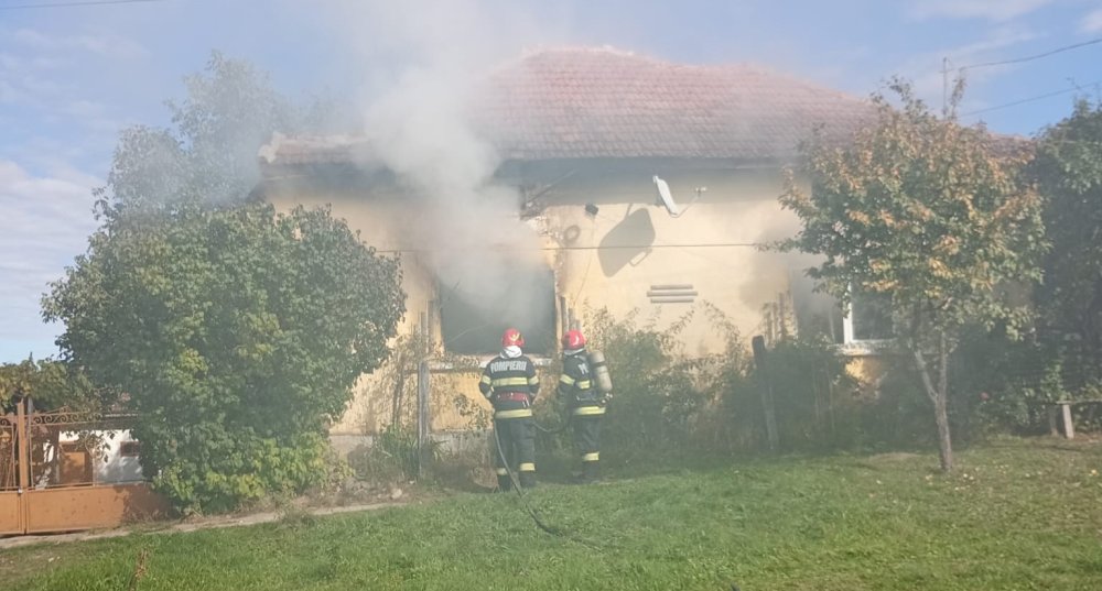 incendiu pompieri casa (4).jpg