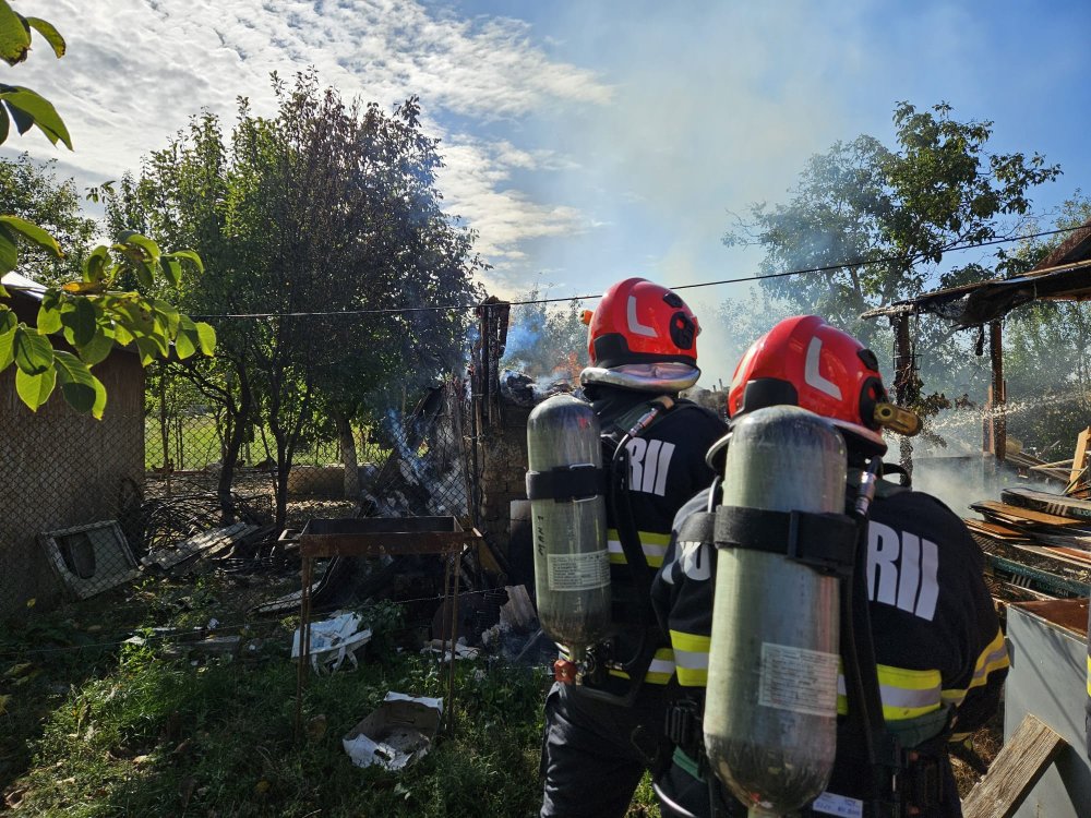incendiu pompieri casa (7).jpg