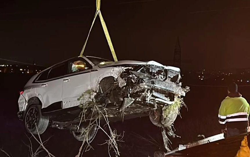 FOTO. BMW XM (100.000 euro) distrus la doar câțiva kilometri după achiziție