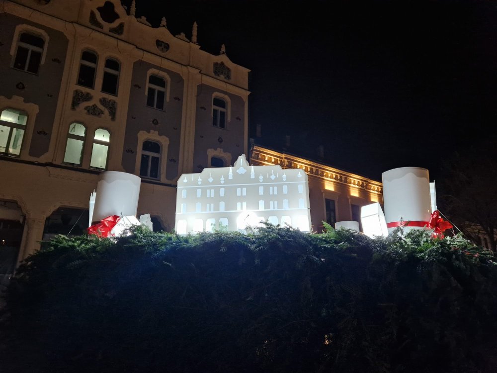 craciun lumini luminite brad satu mare (8).jpg