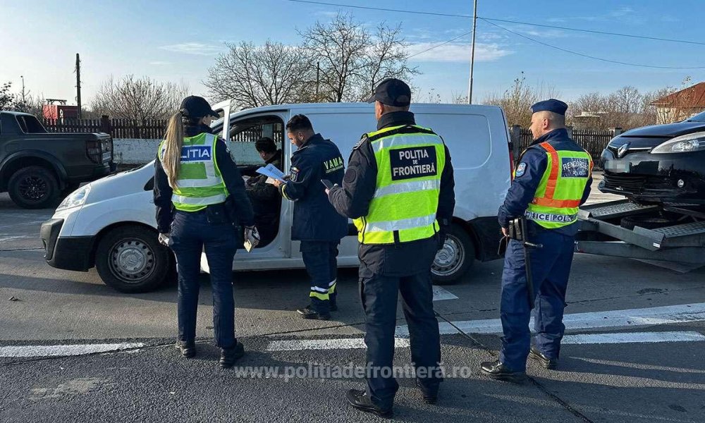 FOTO. Controale ale frontieriștilor sătmăreni pe drumurile spre Ungaria. Amenzi de zeci de mii de lei pentru șoferi