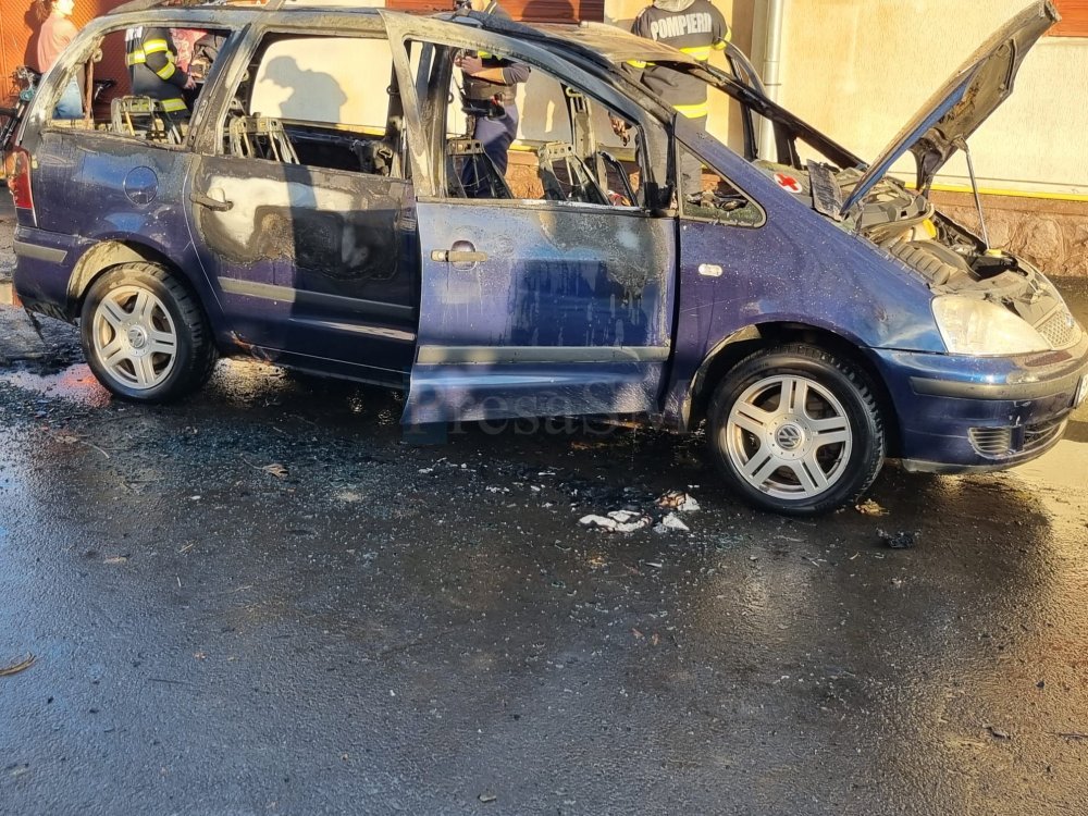 masina incendiu pompieri.jpg