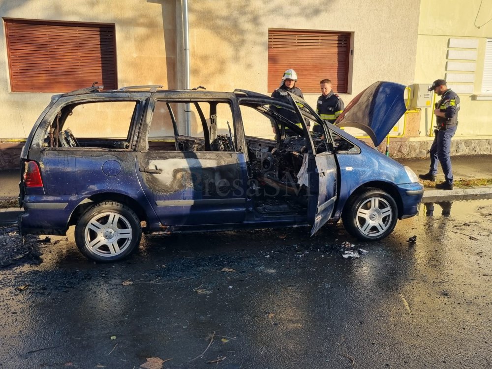 masina incendiu pompieri2.jpg