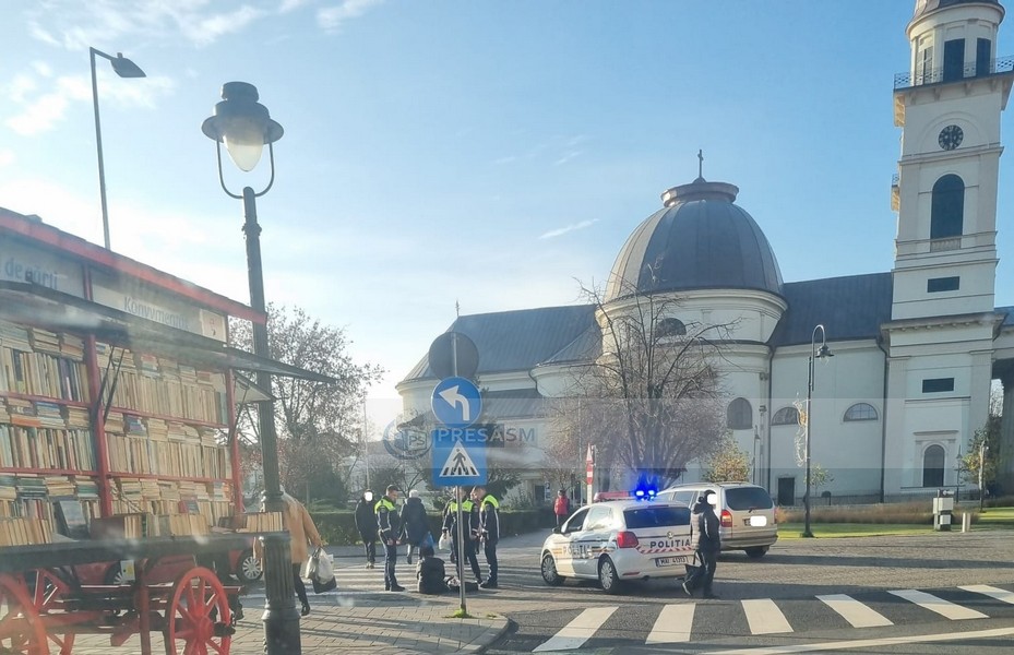 politie persoana cazuta centru satu mare (1).jpg