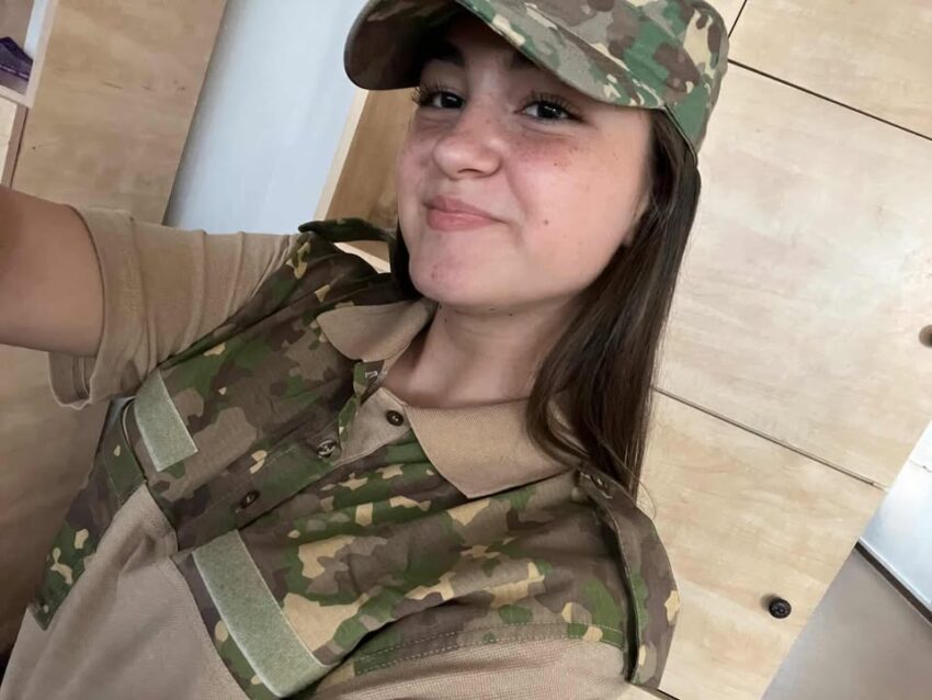 sara scoala militara ARMATA (2).jpg