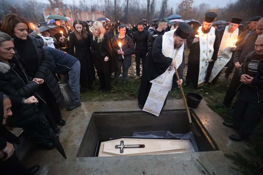 slujba inmormantare (16).jpg