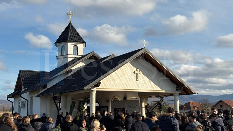 înmormântare tânăr negresti.jpg