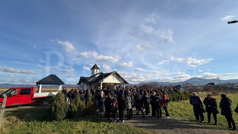 înmormântare tânăr negresti1.jpg