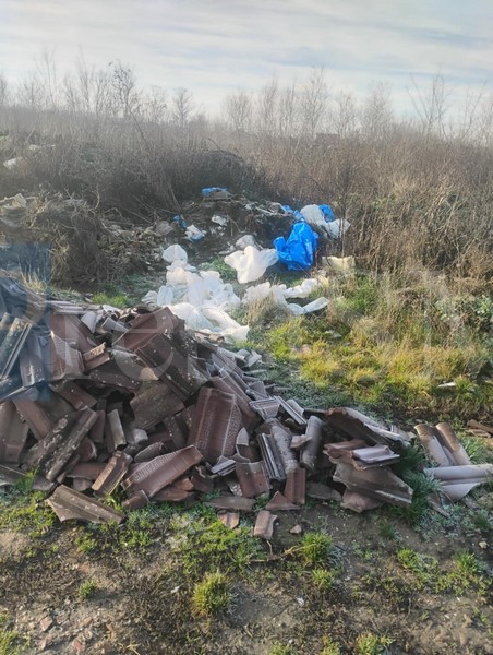 groapa de gunoi cimitir Lazuri1.jpg