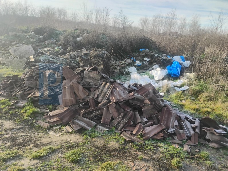 groapa de gunoi cimitir Lazuri3.jpg