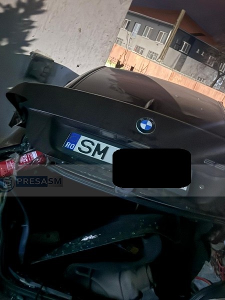accident masina in casa noaptea (2).jpg