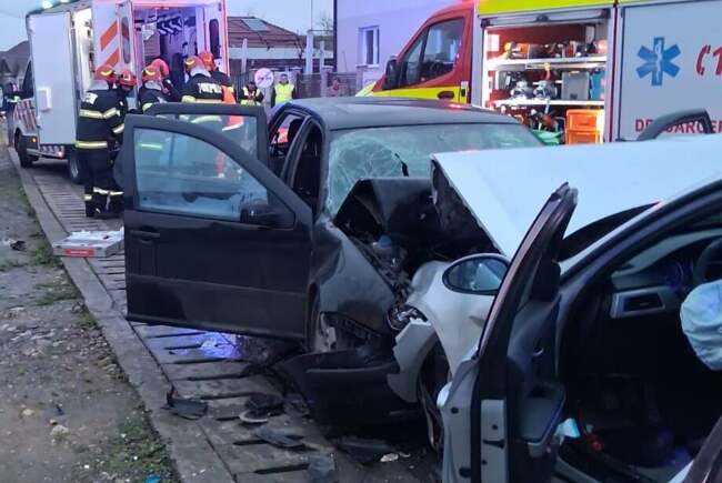 FOTO. Accident mortal în județul vecin. O femeie și-a pierdut viața, alte două persoane au fost rănite