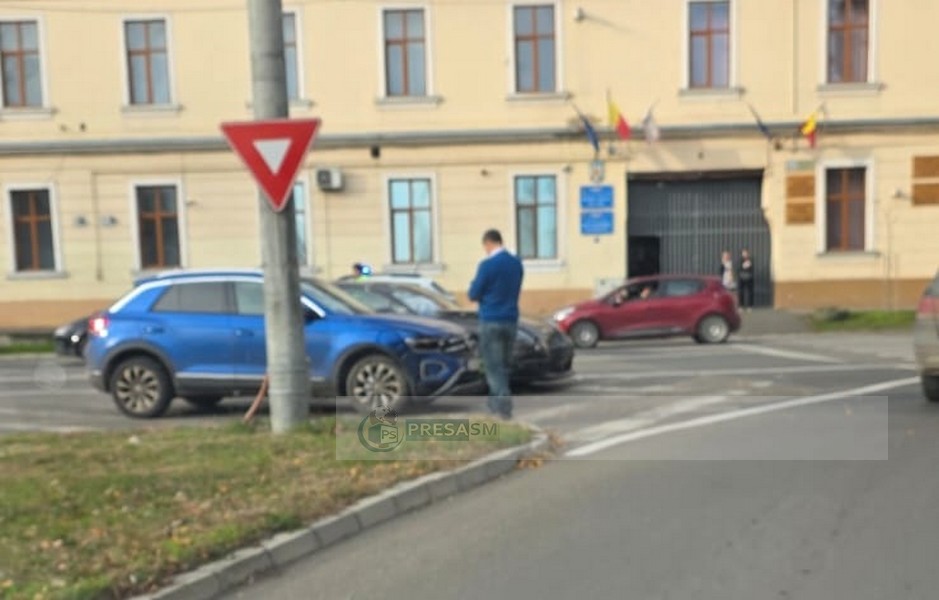 accident politia locala porsche volkswagen centru satu mare (6).jpg
