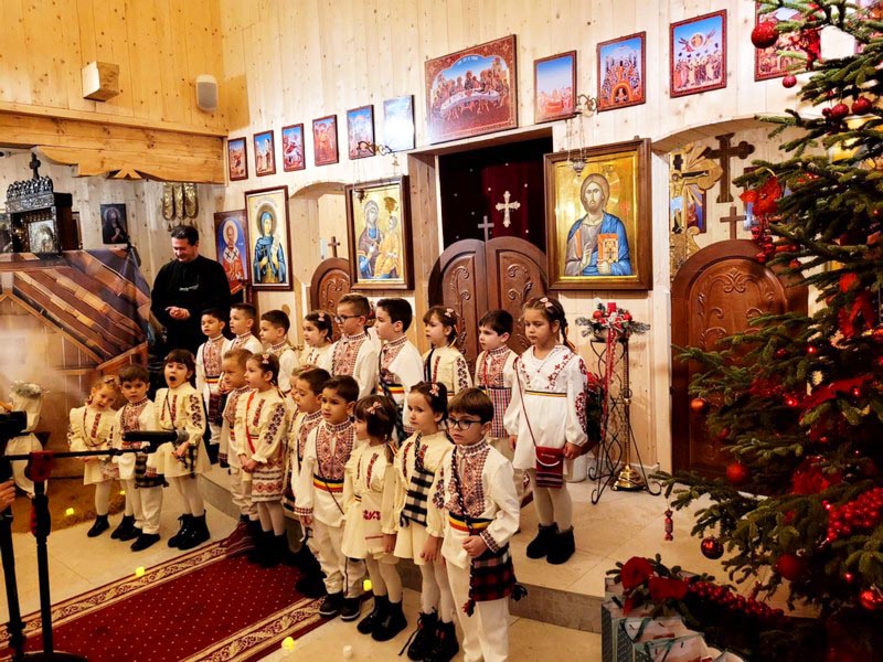 colinde copii grădiniță Mondiala.jpg