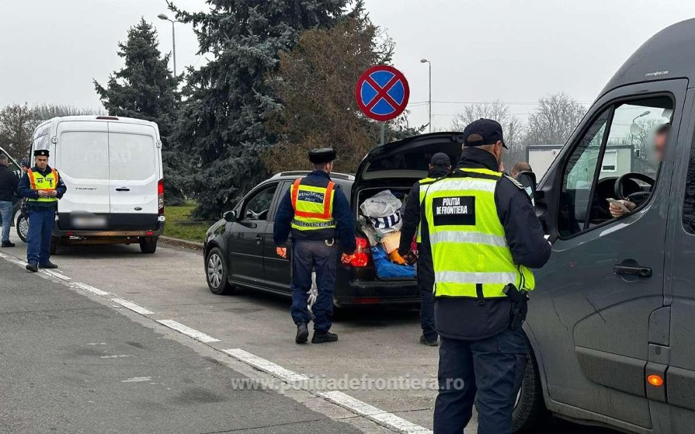 Microbuz tras pe dreapta de frontieriștii sătmăreni. Unul dintre pasageri s-a ales cu dosar penal