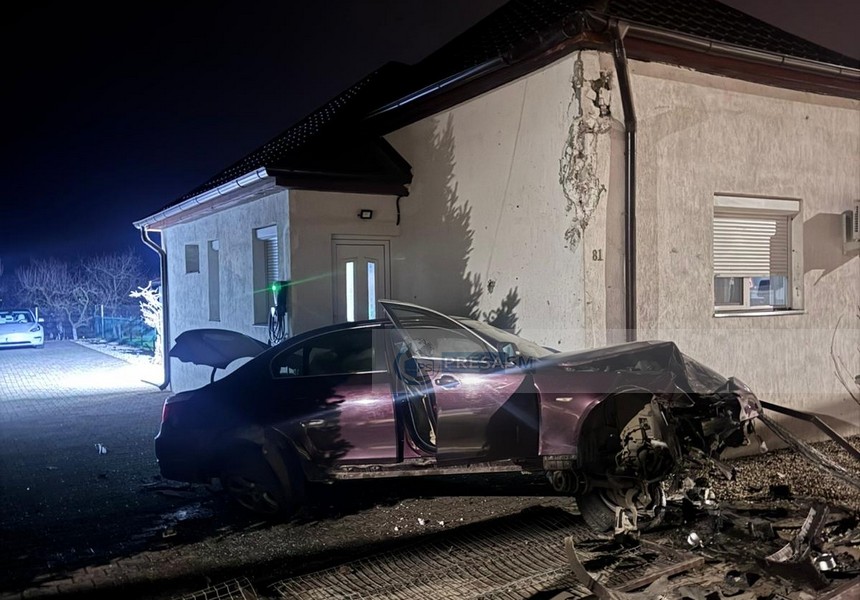masina in casa accident.jpg