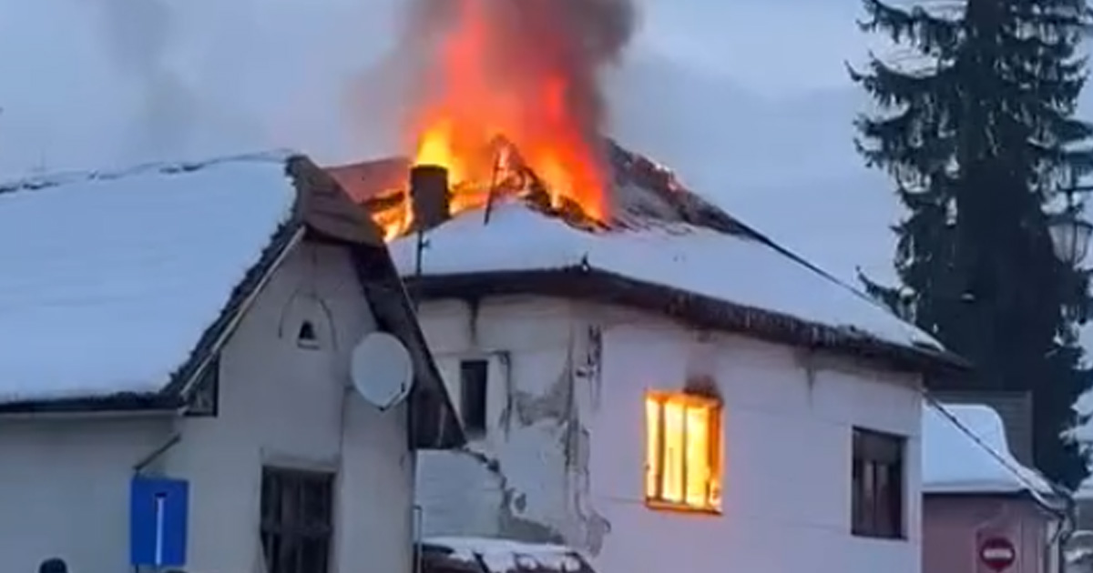 incendiu casa iarna maramures pompieri1.jpg