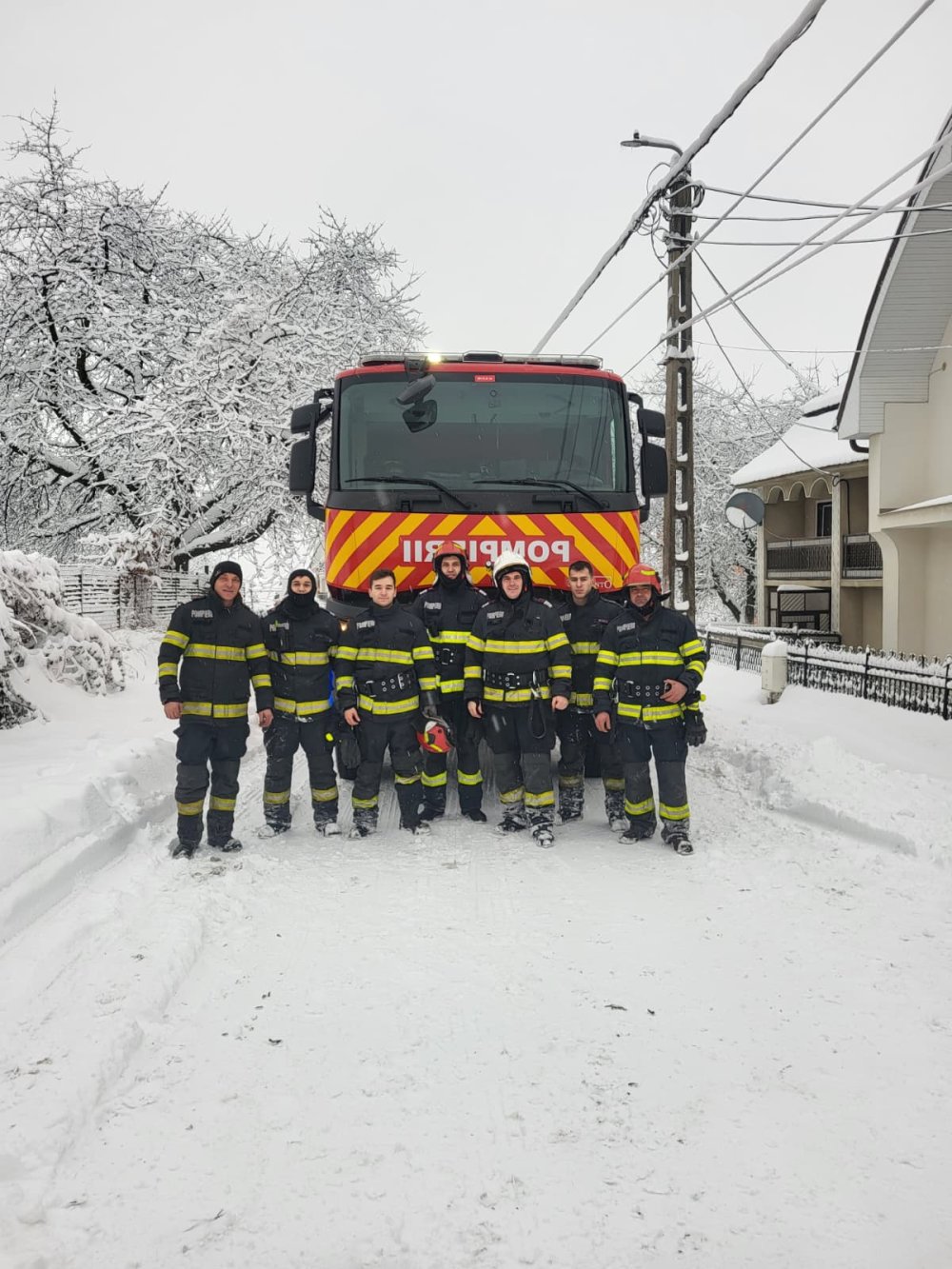Incendiu SM iarna pompieri (2).jpg